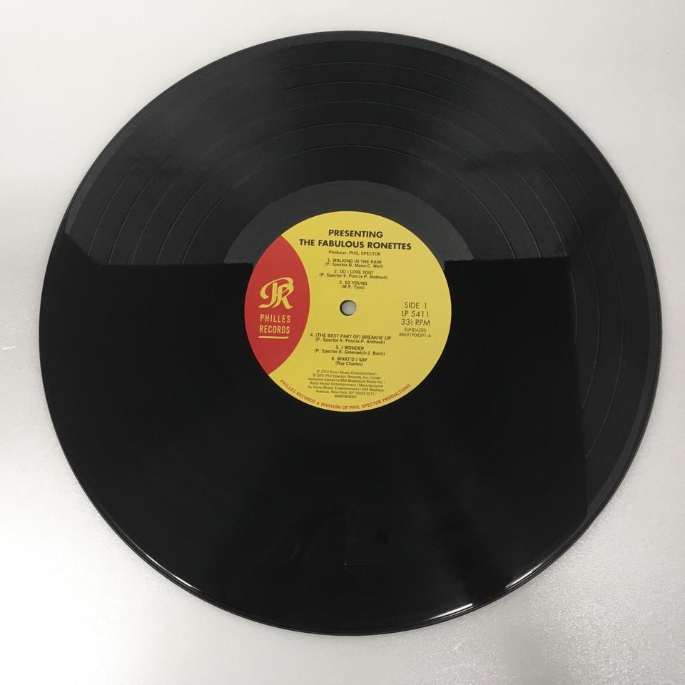 PRESENTING THE FABULOUS RONETTES FEATURING VERONICA/THE RONETTES