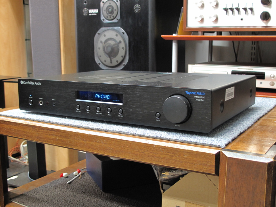Topaz AM10 Cambridge Audio - HiFi-Do McIntosh/JBL/audio-technica