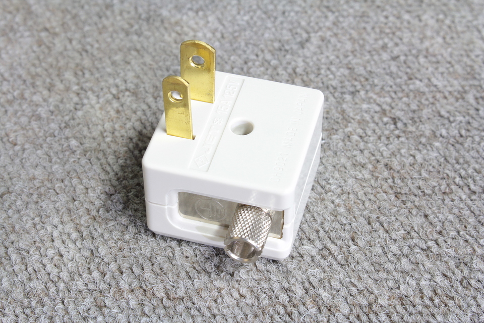 AIRBOW - DH9021 CR 3P-2P変換プラグ 3個セット(中古品) DH9021 AIRBOW - 中古オーディオ 高価買取・販売 ハイファイ堂