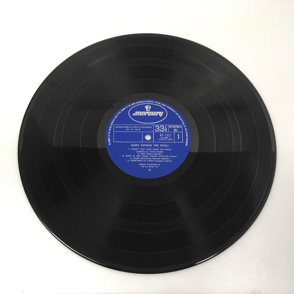 SASSY SWINGS THE TIVOLI/SARAH VAUGHAN SARAH VAUGHAN - 中古