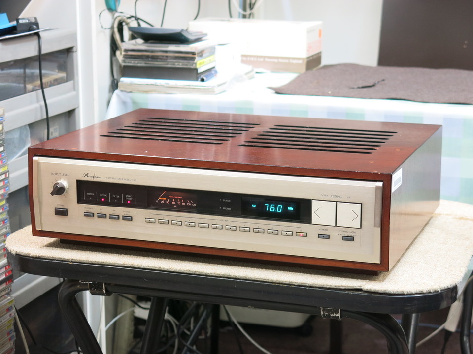 Accuphaseアキュフェーズ シンセサイザーFMステレオチューナーT-107 T-107 Accuphase - 中古オーディオ 高価買取・販売 ハイファイ堂