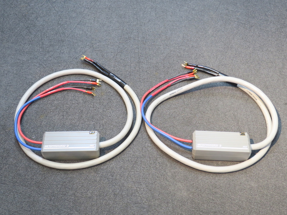 ▲MIT AVt 2 スピーカーケーブル 2本 ２,４ｍ　定価:105,900円 △MIT AVt 2 スピーカーケーブル 2本 2,4m 定価:105,900円