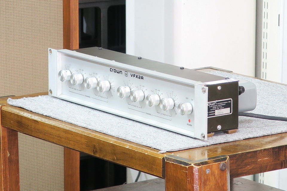 CROWN VFX2A チャンネルデバイダー クラウン 音響機器 中古 F9395131