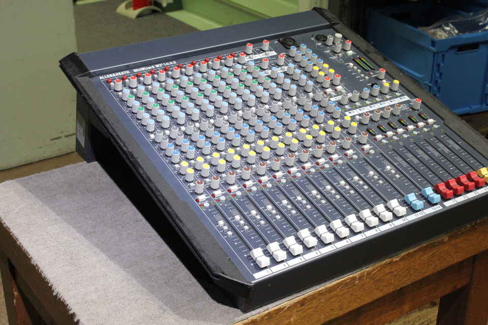 ALLEN&HEATH MixWizard WZ 14:4:2 美品です。 812+0XrlsIL._UF894,1000_QL80_.jpg