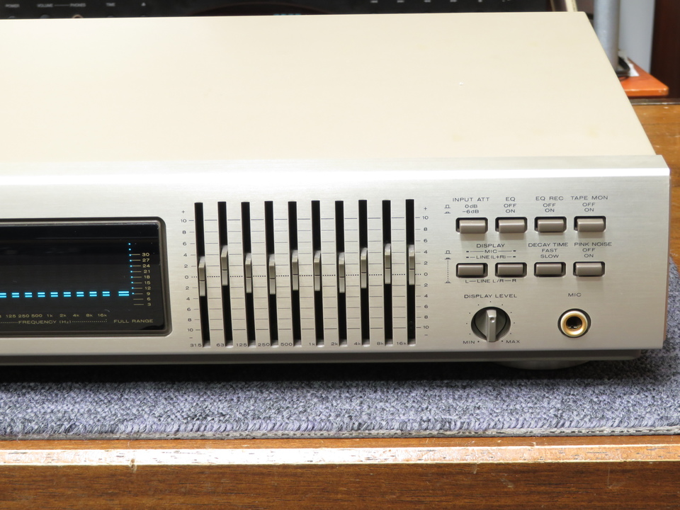 EQ580 marantz - HiFi-Do McIntosh/JBL/audio-technica/Jeff Rowland