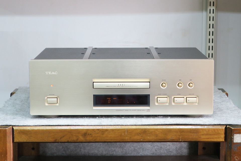 TEAC CDプレーヤー用リモコン(remote)適応機種：VRDS-25 Teac VRDS-25 CD player | Hi-Fi News