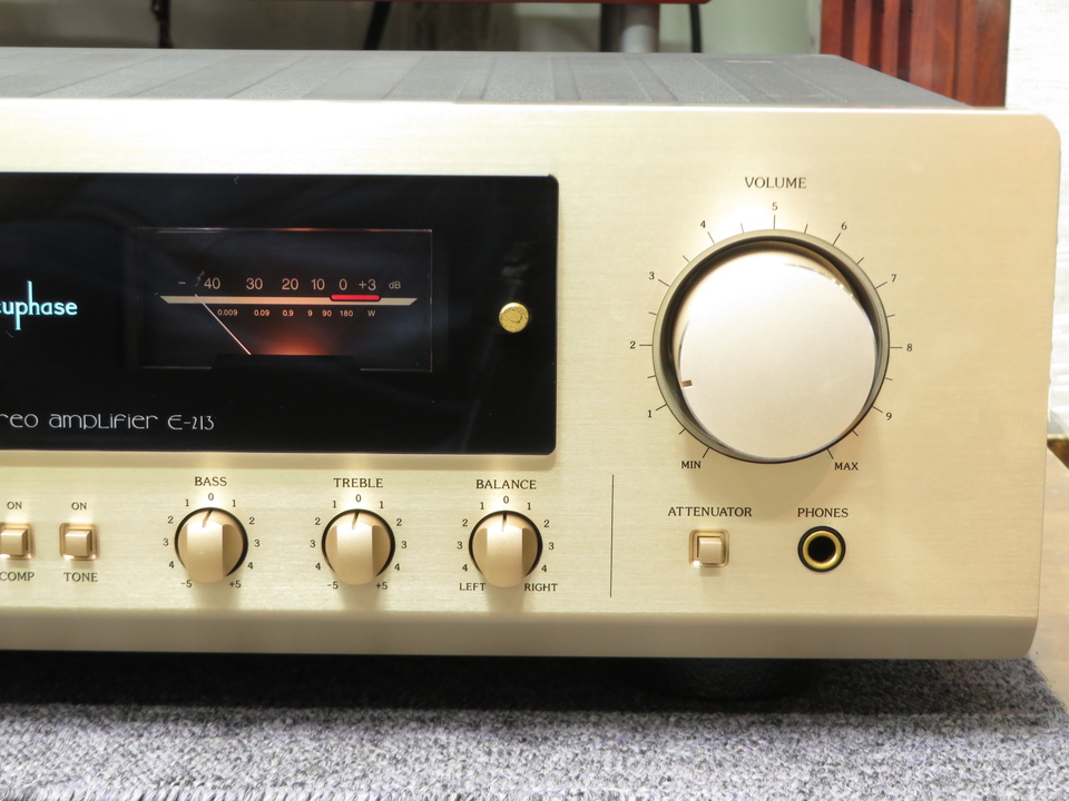 Accuphase E-213 綺麗美品作動品 Accuphase E-213 綺麗美品作動品 アキュフェーズ株式会社 E-213