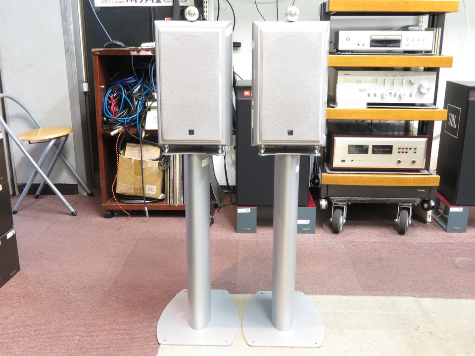 KEF XQ30 ペア購入必須です。① KW1 Wireless Subwoofer Adapter Kit | KEF USA