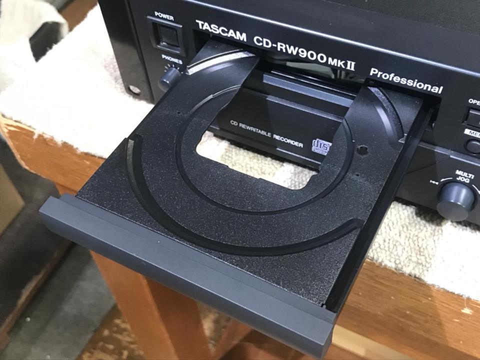 再度値下 良品・動作確認済み TASCAM CD-RW900MK2(国内正規品) 【公式