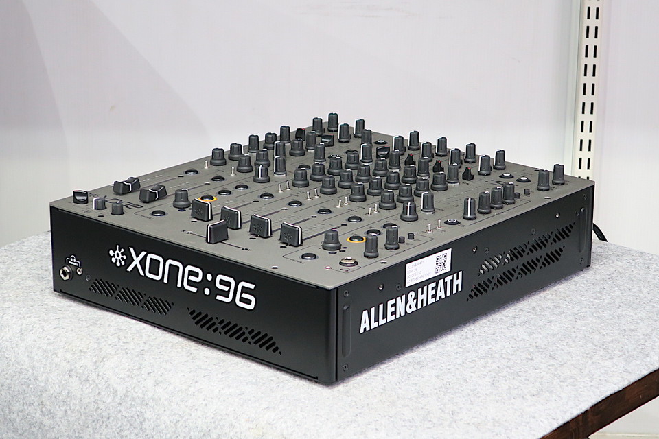 ALLEN&HEATH Xone 96アナログミキサー+デッキセーバー+箱付き