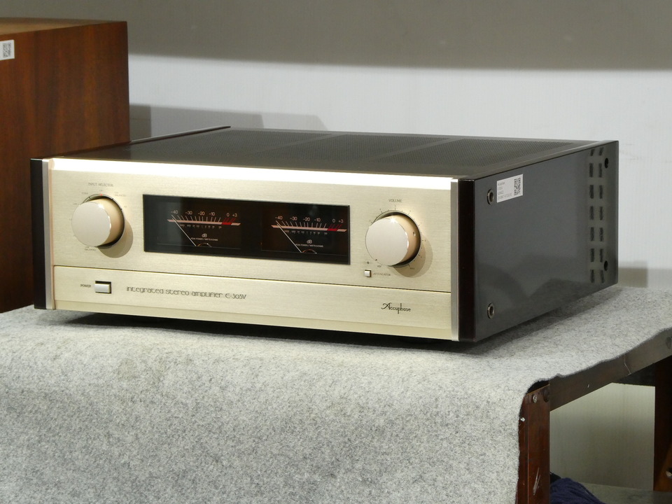 □Accuphase E-305V INTEGRATED STEREO AMPLIFIER