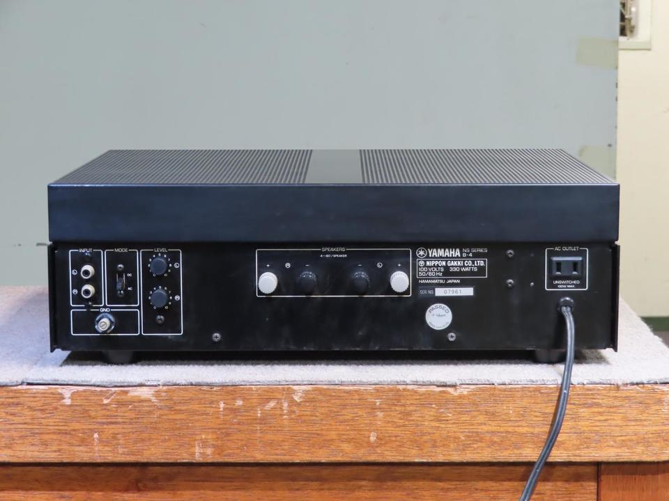 YAMAHA ヤマハ B-4 ブラック ステレオパワーアンプ YAMAHA B-4 ステレオパワーアンプ 音は左右とも出ますが 【公式通販】