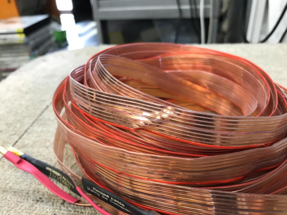 NORDOST FLATLINE GOLD スピーカーケーブル中古です。 NORDOST FLATLINE GOLD スピーカーケーブル中古です。