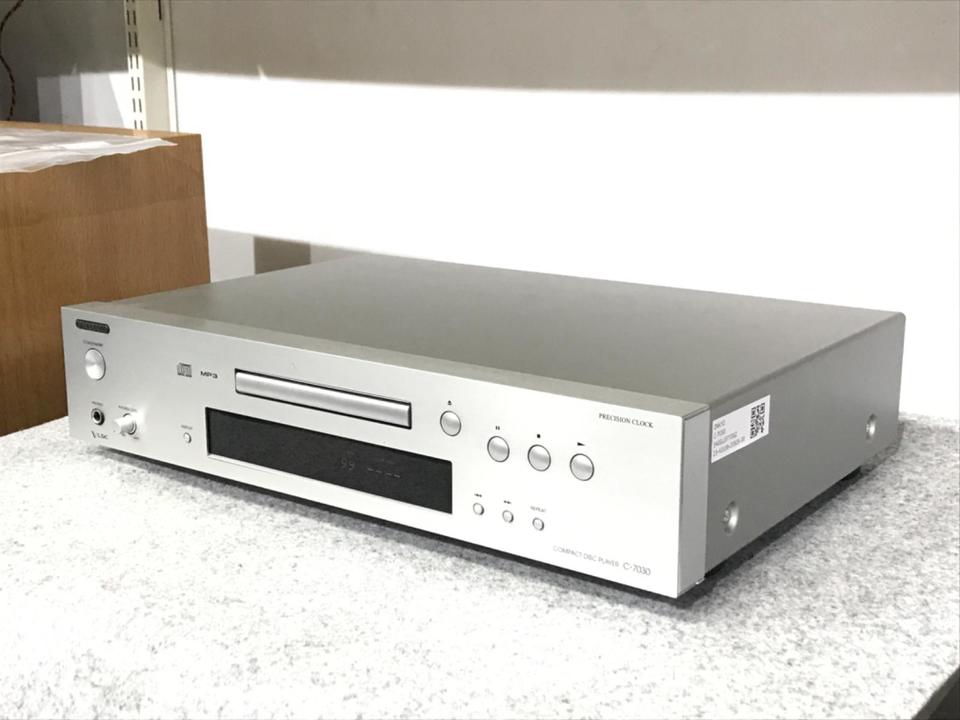 ONKYO CDプレーヤー (シルバー) C-7030(S) ◇2022年製・優良美品◇ONKYO CDプレーヤー C-7030(S) ONKYO オンキョー