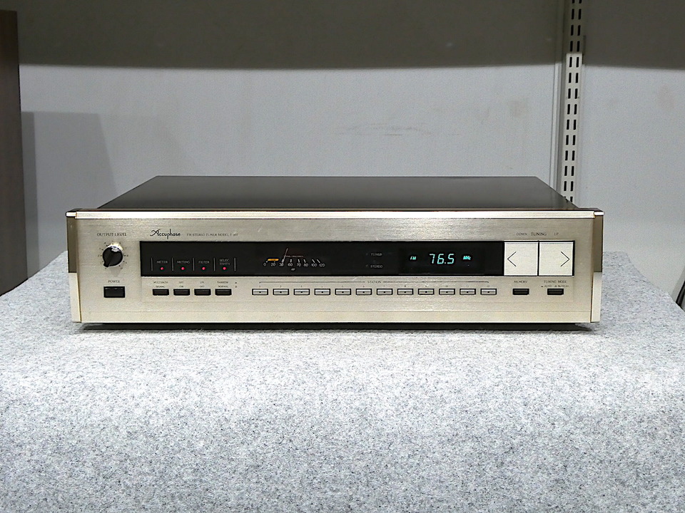 T-107 Accuphase - HiFi-Do McIntosh/JBL/audio-technica/Jeff Rowland