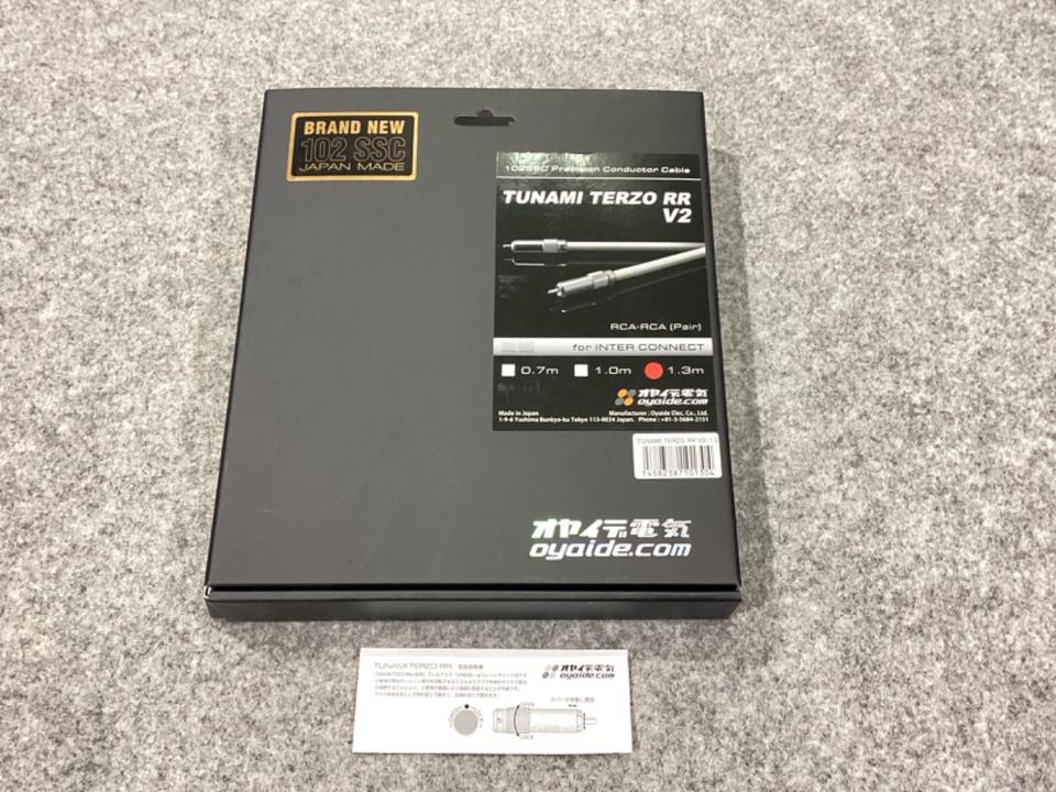 OYAIDE TUNAMI TERZO RR 0.7m RCAケーブル (初代)