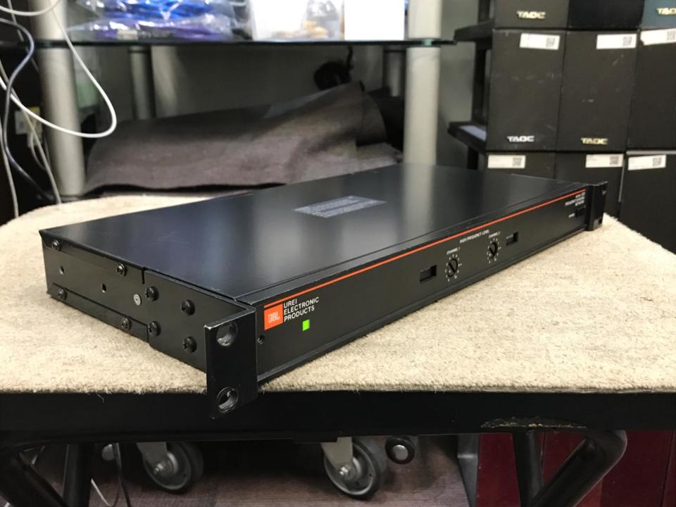 JBL UREI 5235 チャンネルデバイダー 通電動作確認済み　オーディオ JBL UREI 5235 チャンネルデバイダー 通電動作確認済み