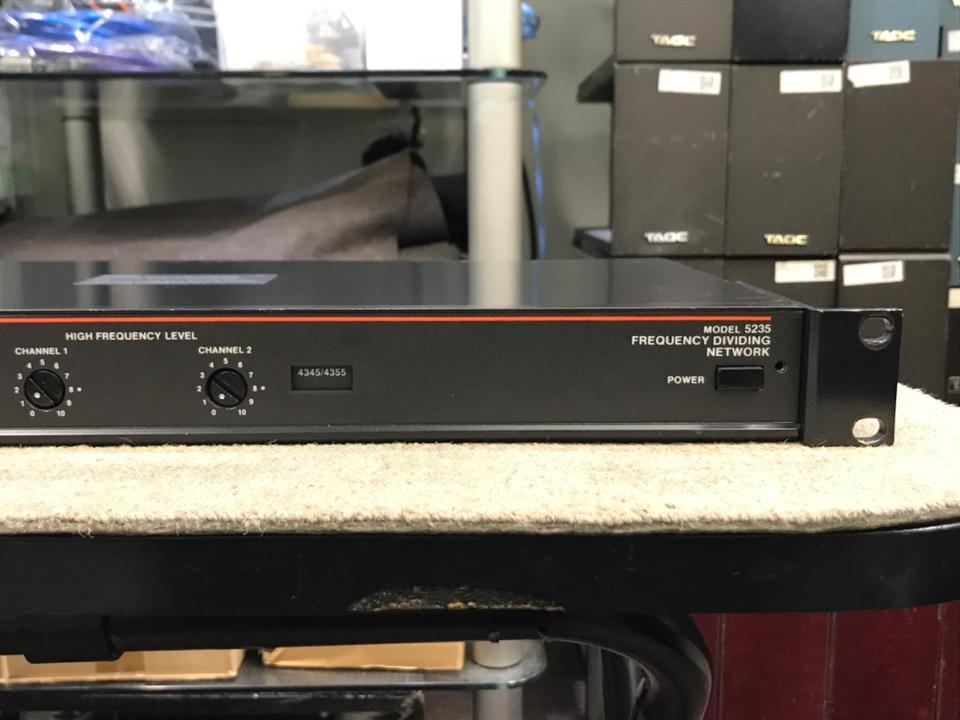 JBL 5235 チャンネルデバイダー　動作確認済み JBL UREI 5235 チャンネルディバイダー