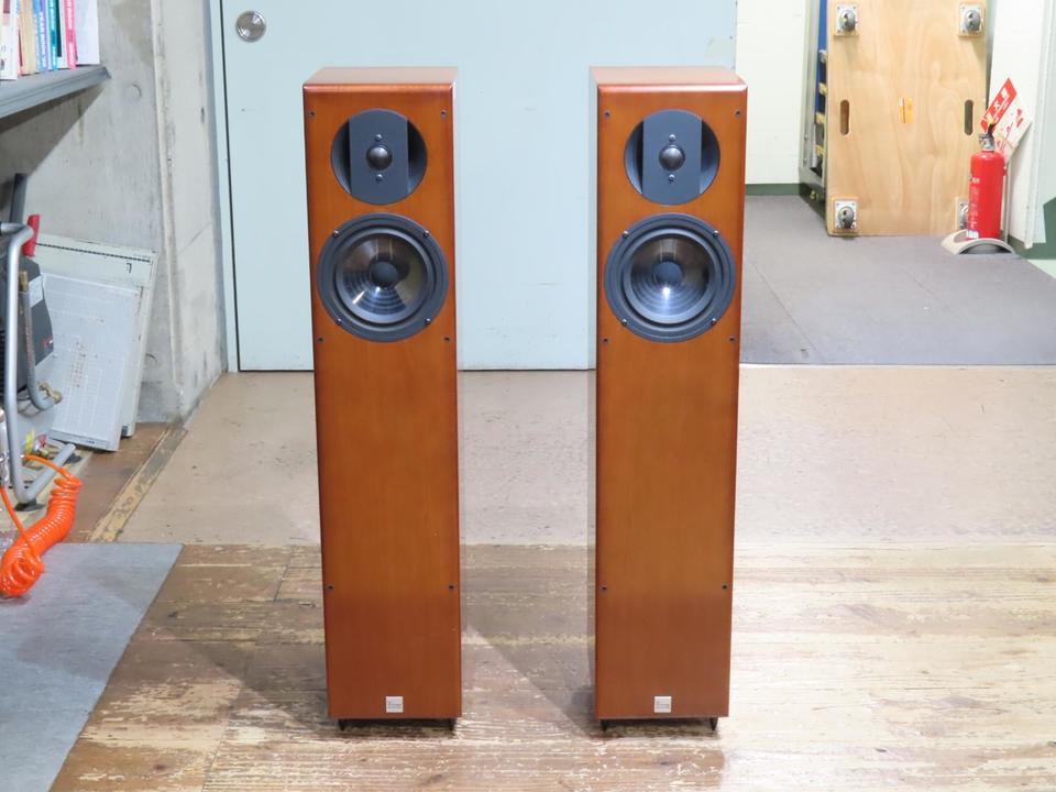 Vienna Acoustics Bach Grand VJ-1BG（左） ヨドバシ.com - ウィーンアコースティック Vienna Acoustics