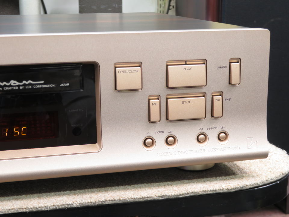 LUXMAN　ラックスマン　Ｄ-600s　CDプレーヤー LUXMAN】の【D-600s CDプレーヤー D600s 元箱付】を大分県日田市