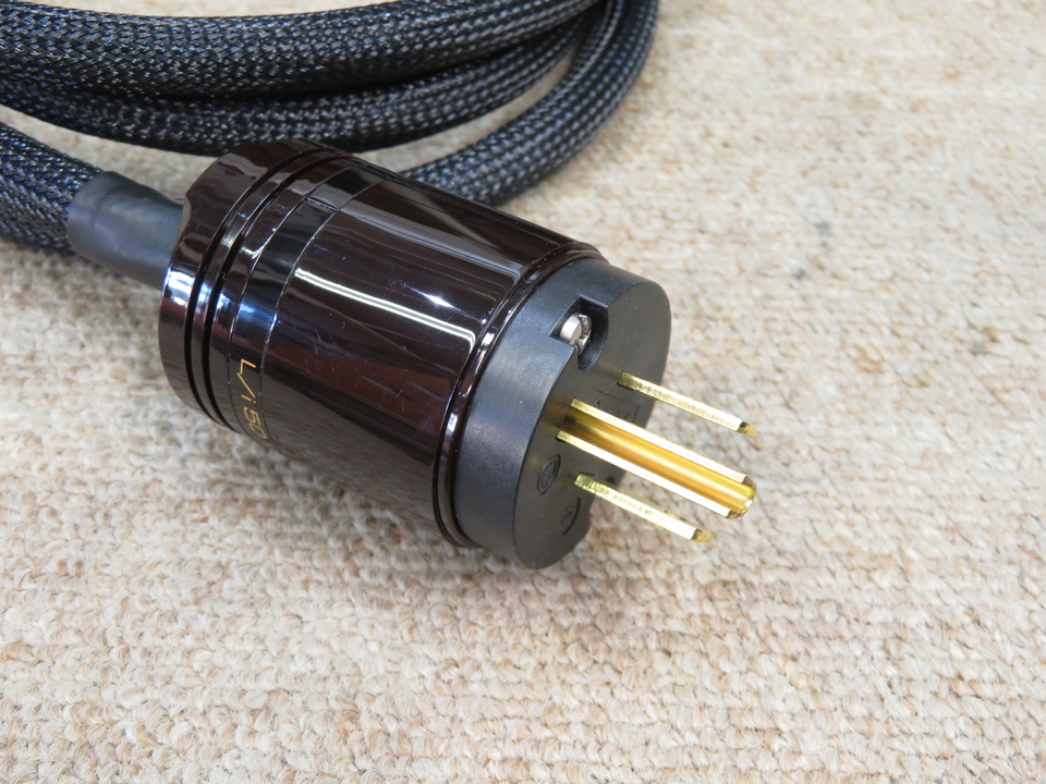 E15 OYAIDE 電源ケーブル　長さ1.5m E15 OYAIDE 電源ケーブル 長さ1.5m オヤイデ L／i50 V6 電源ケーブル L