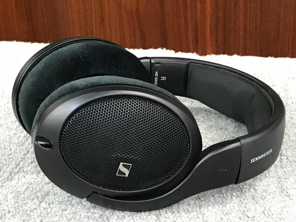 SENNHEISER 有線ヘッドホン HD560S 中古品 SENNHEISER HD560S 有線 オープン型 ヘッドホン 音響機器