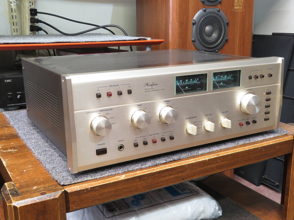 アンプ Accuphase E-303X E-303X Accuphase - 中古オーディオ 高価買取・販売 ハイファイ堂