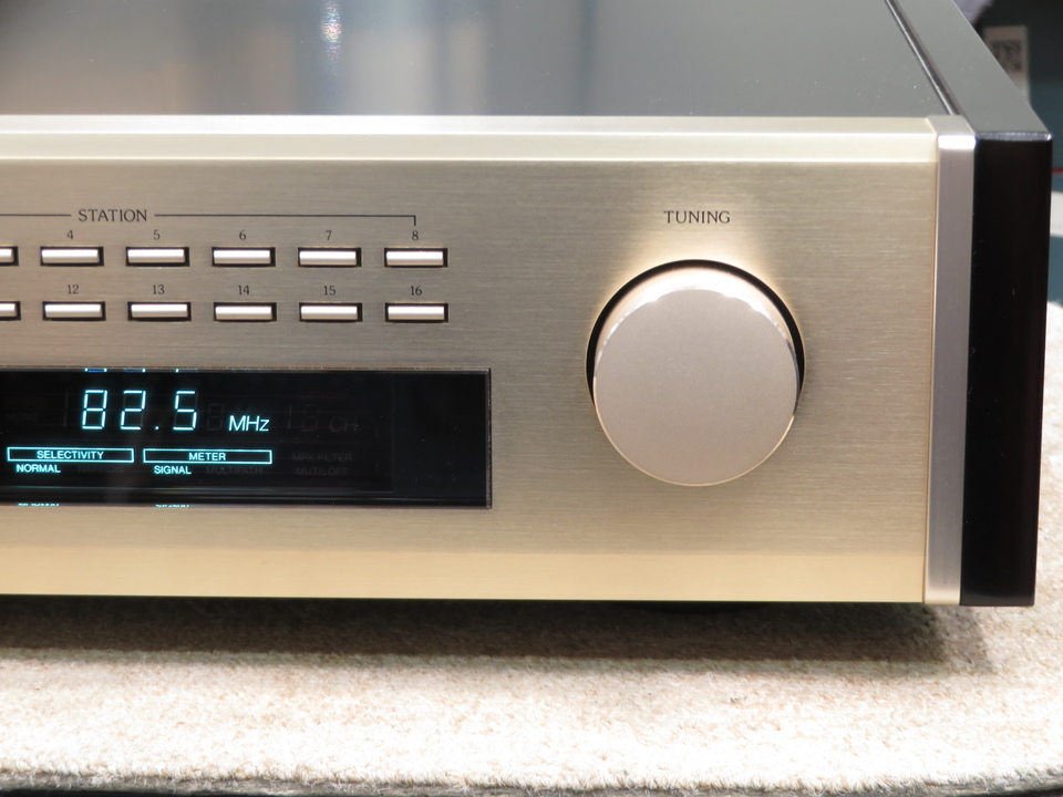 T-108 Accuphase - HiFi-Do McIntosh/JBL/audio-technica/Jeff Rowland
