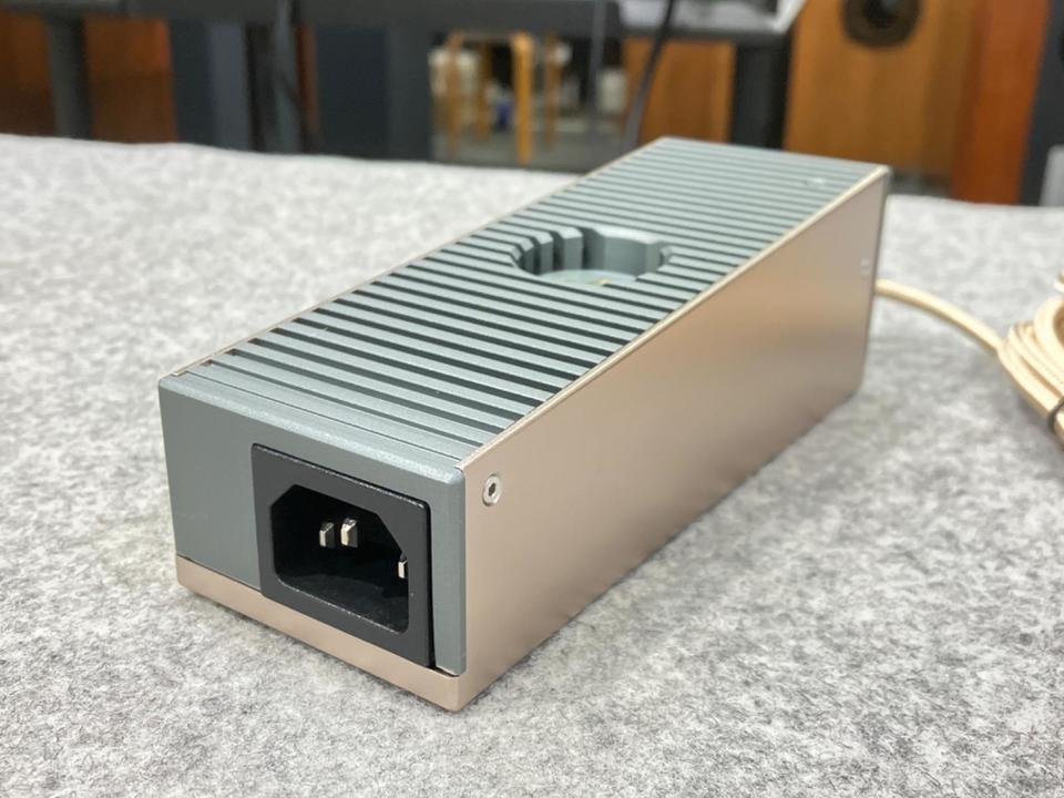 【新品・未使用】 iFi iPower Elite 5V/5A シュリンク付 iPower Elite 5V/12V/15V/24V | iFi audio 日本語ブランドサイト