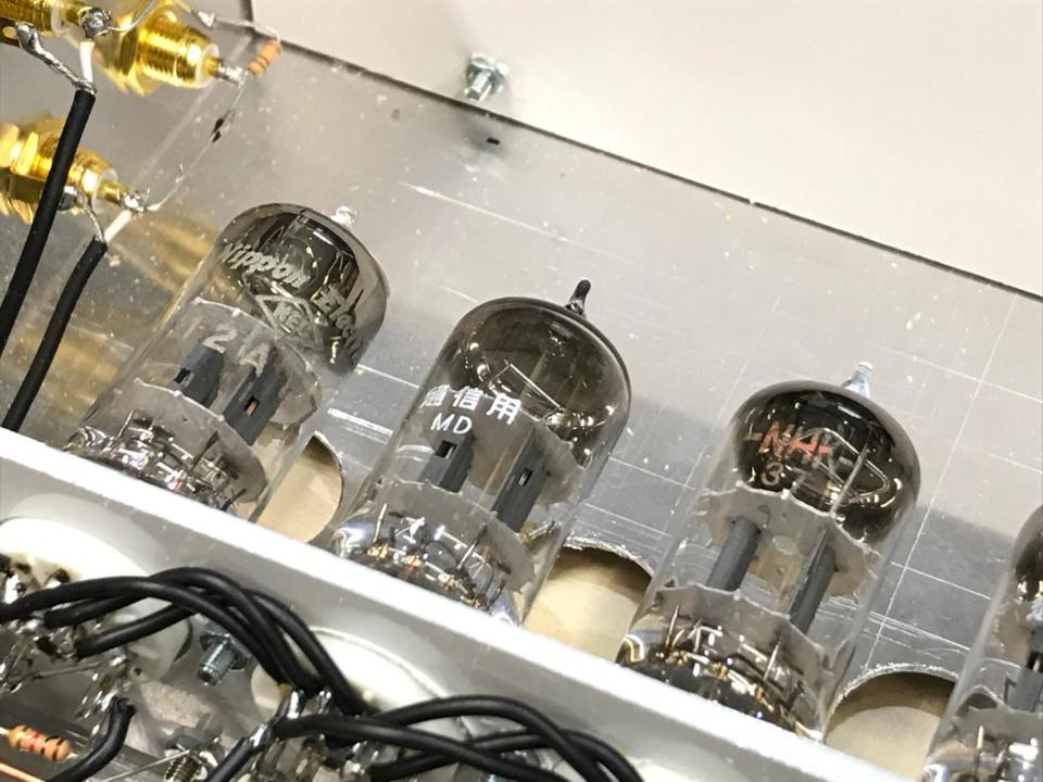 ◆決算セール!! KTA 管球式コントロールアンプ m0a7840 f.jpg