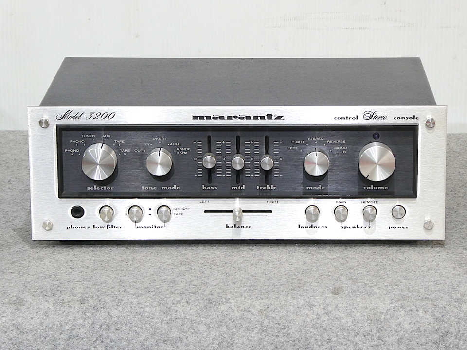 Marantz Model 3200 プリメインアンプ Marantz 3200 Stereo Preamp Control Control Console Restored