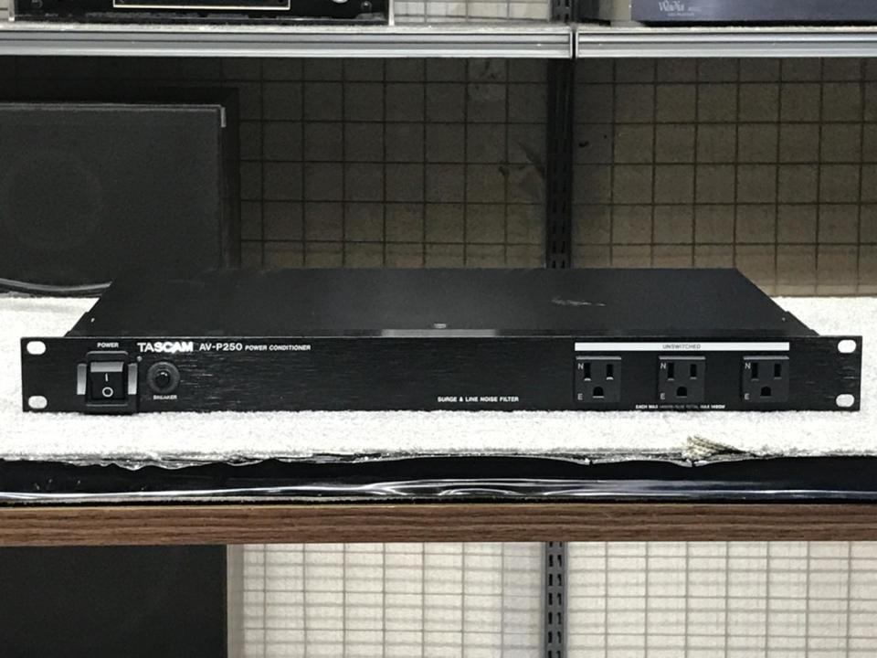 【極美品】TASCAM AV-P250 AV-P250 | パワーディストリビューター/コンディショナー