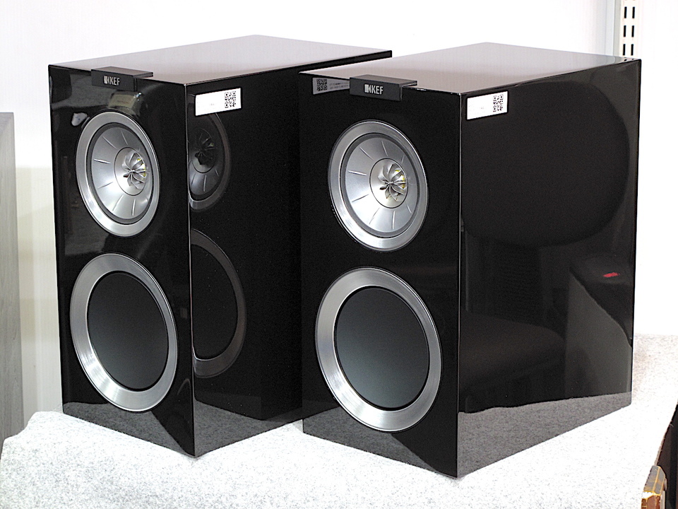 美品　中古　KEF　R300　ブックシェルフ型同軸スピーカー　ジャンパー付き R300 KEF - 中古オーディオ 高価買取・販売 ハイファイ堂