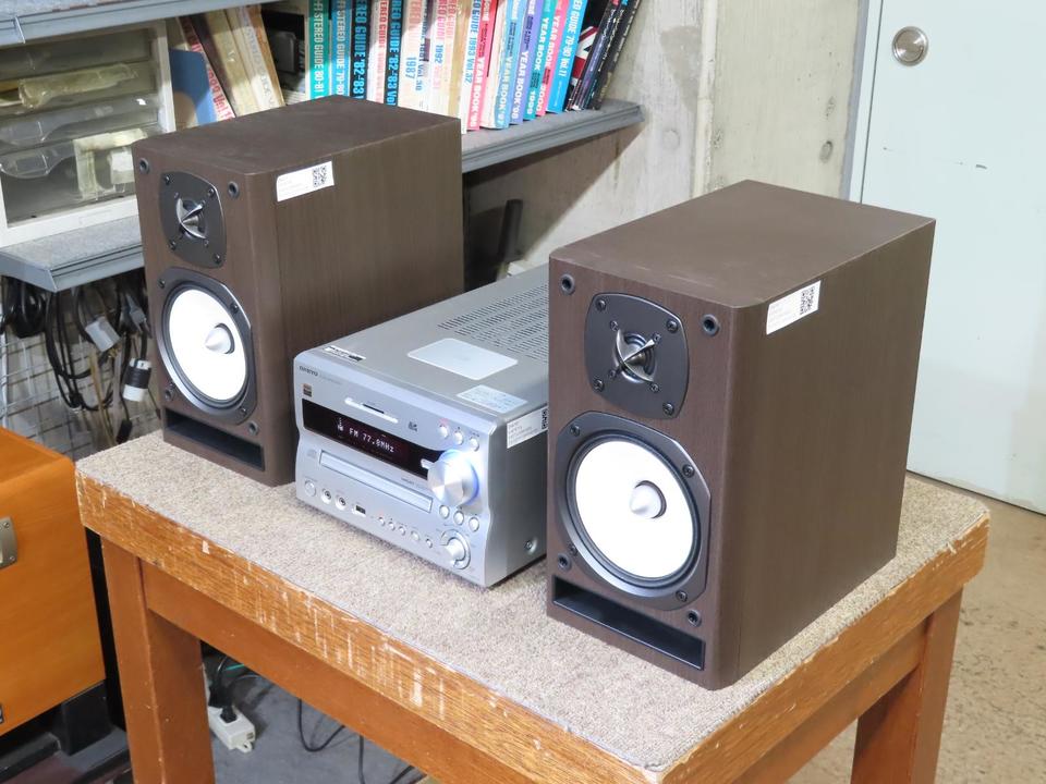 美品　ONKYO スピーカー　D-NFR7FX 美品‼️ONKYO X-NFR7FX(D) スピーカー 2個セット最終モデル