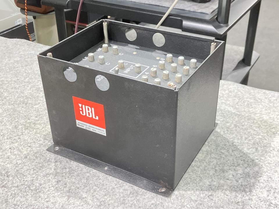 【中古】 The Best Of 16 Volt 輸入盤 ЗЗ HITACHI 日立 36v インパクトドライバ バッテリーx2 充電器