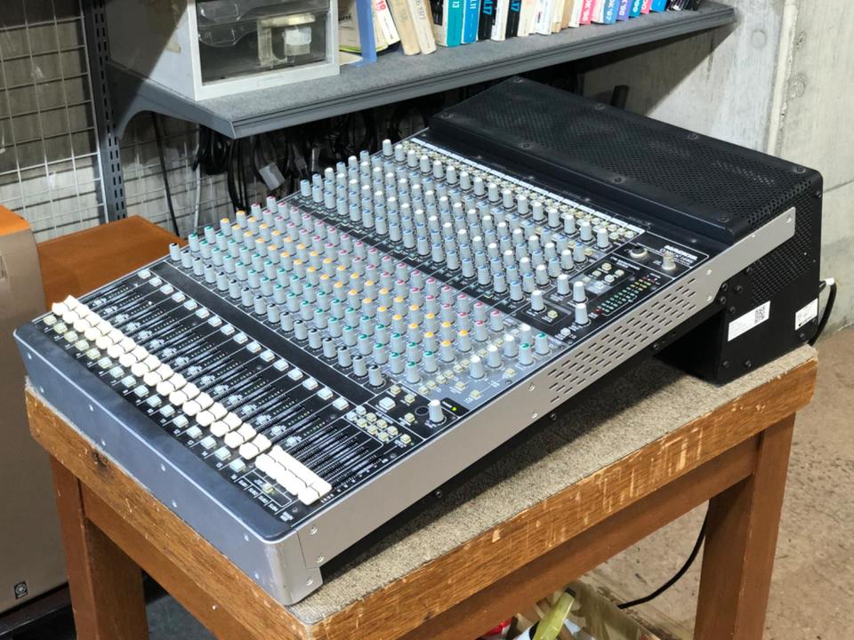 MACKIE アナログミキサー　Onyx 32.4　中古動作品　本体のみ MACKIE 32chアナログミキサー ONYX32.4 ハードケース付き MACKIE