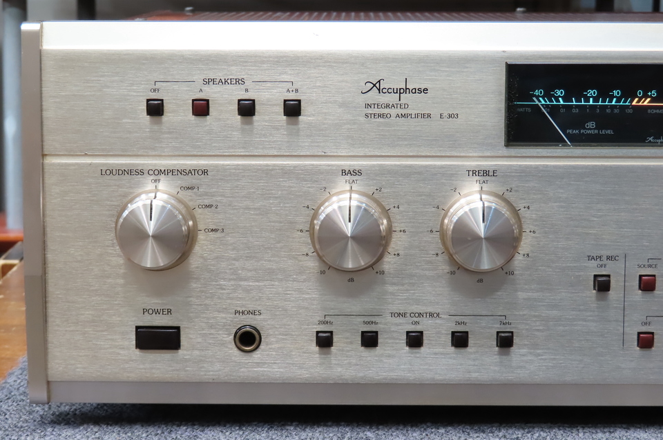 Accuphase E-303 取扱説明書とカタログ オリジナル Accuphase E-303 取扱説明書とカタログ オリジナル Accuphase E