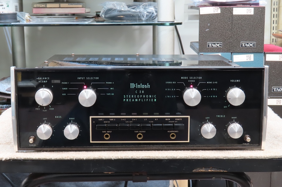 激レア✨メンテナンス済み！McIntosh 名作 C28 プリアンプ 激レア✨メンテナンス済み！McIntosh 名作 C28 プリアンプ