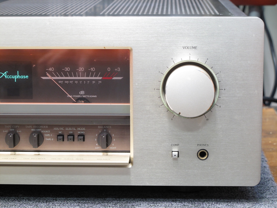 E-406 Accuphase - HiFi-Do McIntosh/JBL/audio-technica/Jeff Rowland