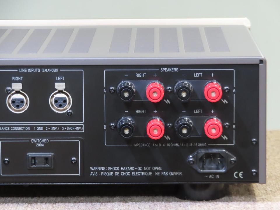 【極美品】アキュフェーズ プリメインアンプ E-211 Accuphase（アキュフェーズ） E-211 プリメインアンプ 【公式通販】
