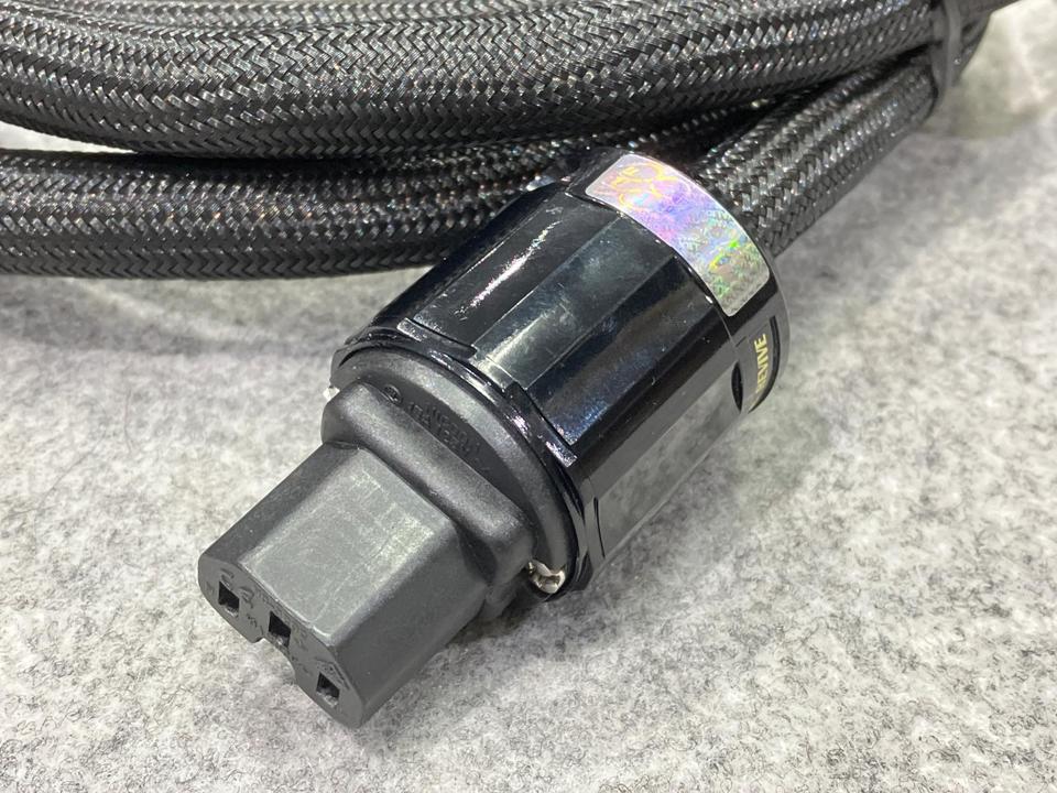 [美品] アコリバ 最高級電源ケーブル POWER REFERENCE 2M 美品] アコリバ 最高級電源ケーブル POWER REFERENCE 2M