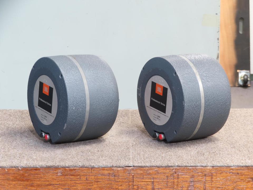 JBL中音用ドライバー2441中古ジャンク品の出品です。 JBL中音用ドライバー2441中古ジャンク品の出品です。 JBL中音用