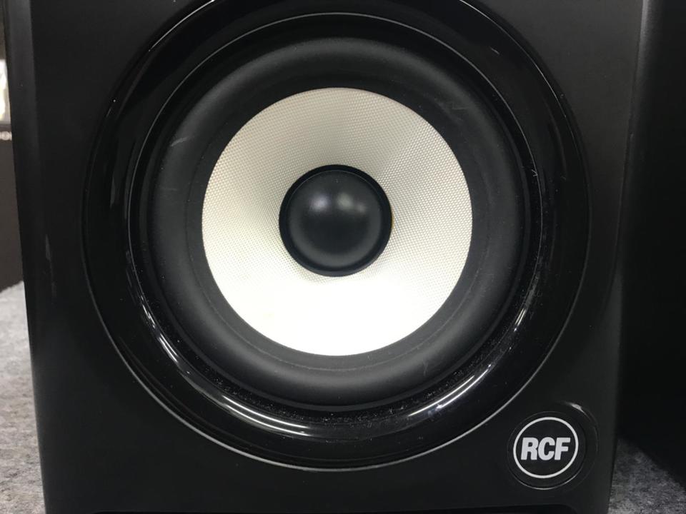 RCF スピーカー AYRA5 RCFAyra5_01-