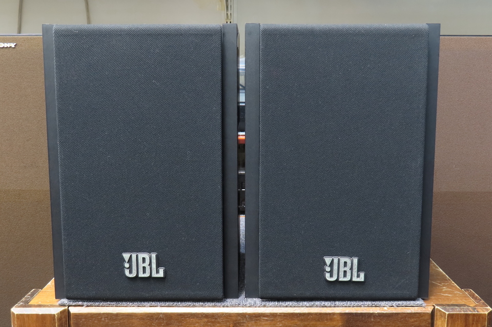JBL J216PRO スピーカー ブラック ブラケット付　美品　店舗様等で J216PRO JBL - 中古オーディオ 高価買取・販売 ハイファイ堂