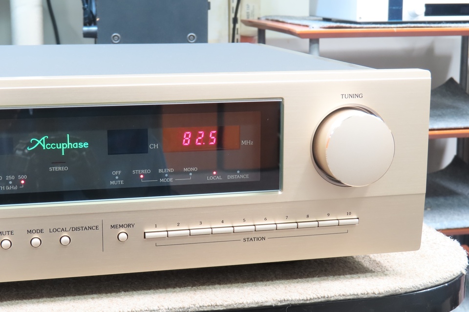 Accuphase T-1100 FMチューナー アキュフェーズ ワンオーナー美品】Accuphase T-1100 DDS FM STEREO TUNER