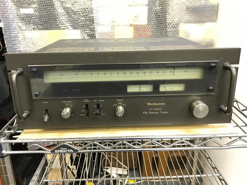 希少名機 Technics ST-9300 高級FM/AMステレオチューナー 希少名機 Technics ST-9300 高級FM/AMステレオチューナー