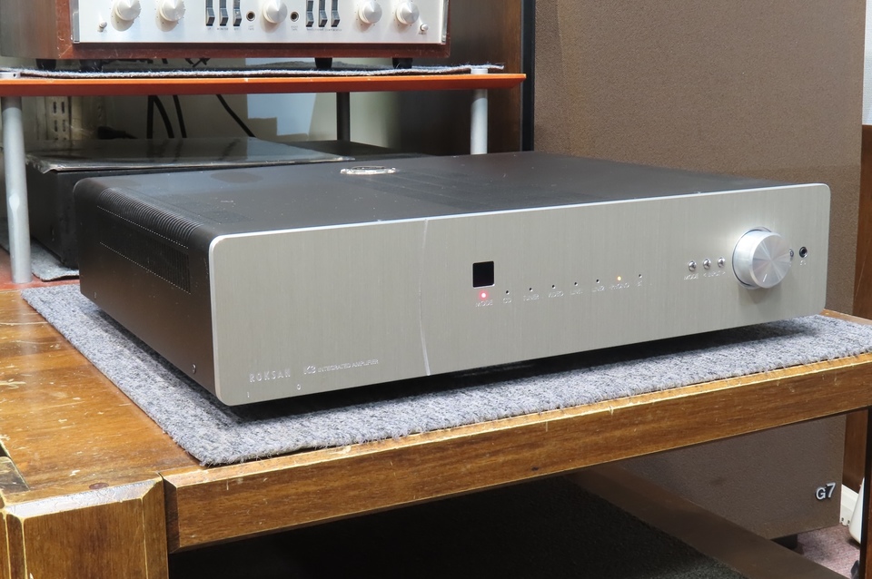 ROKSAN K3 プリメインアンプ　中古美品　元箱、付属品完備 ROKSAN K3 プリメインアンプ 美品 元箱、付属品完備 【公式通販】