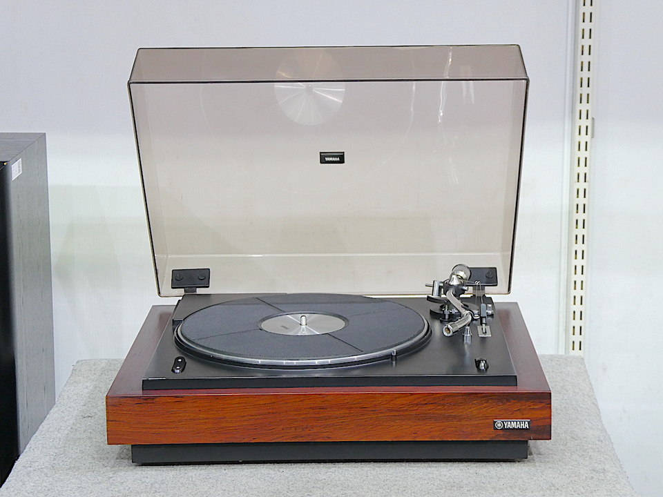 税込 中古品 YAMAHA ヤマハ ターンテーブル YP-700 レコードプレーヤー レトロ ローズウッド YP-700 YAMAHA - 中古オーディオ 高価買取・販売 ハイファイ堂