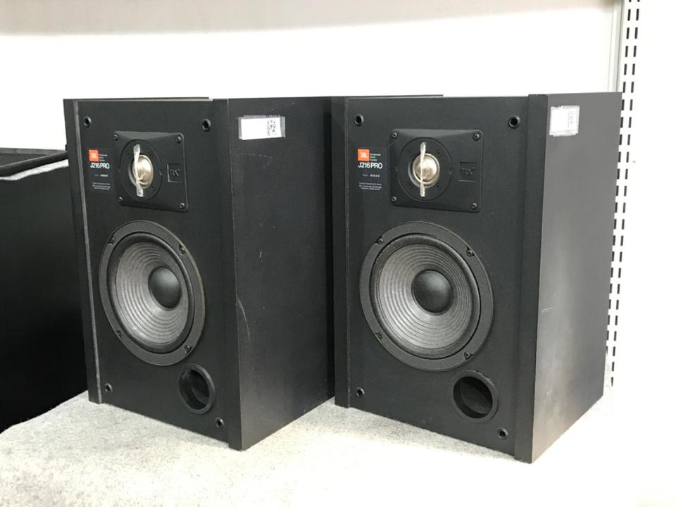 JBLスピーカー J216PRO 整備良品 インシュレータ&スタンド付き JBLスピーカー J216PRO 整備良品 インシュレータ&スタンド付き