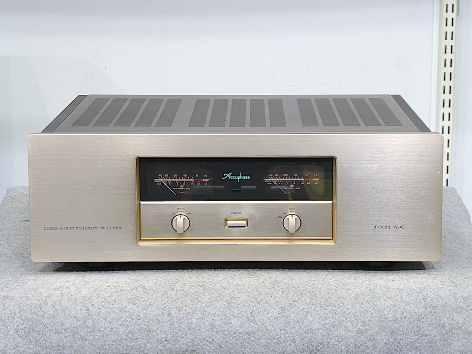 Accuphase A-20 クラス純A級ステレオ・ パワーアンプ　本体 Accuphase A-20 クラス純A級ステレオ・ パワーアンプ 本体 Accuphase A